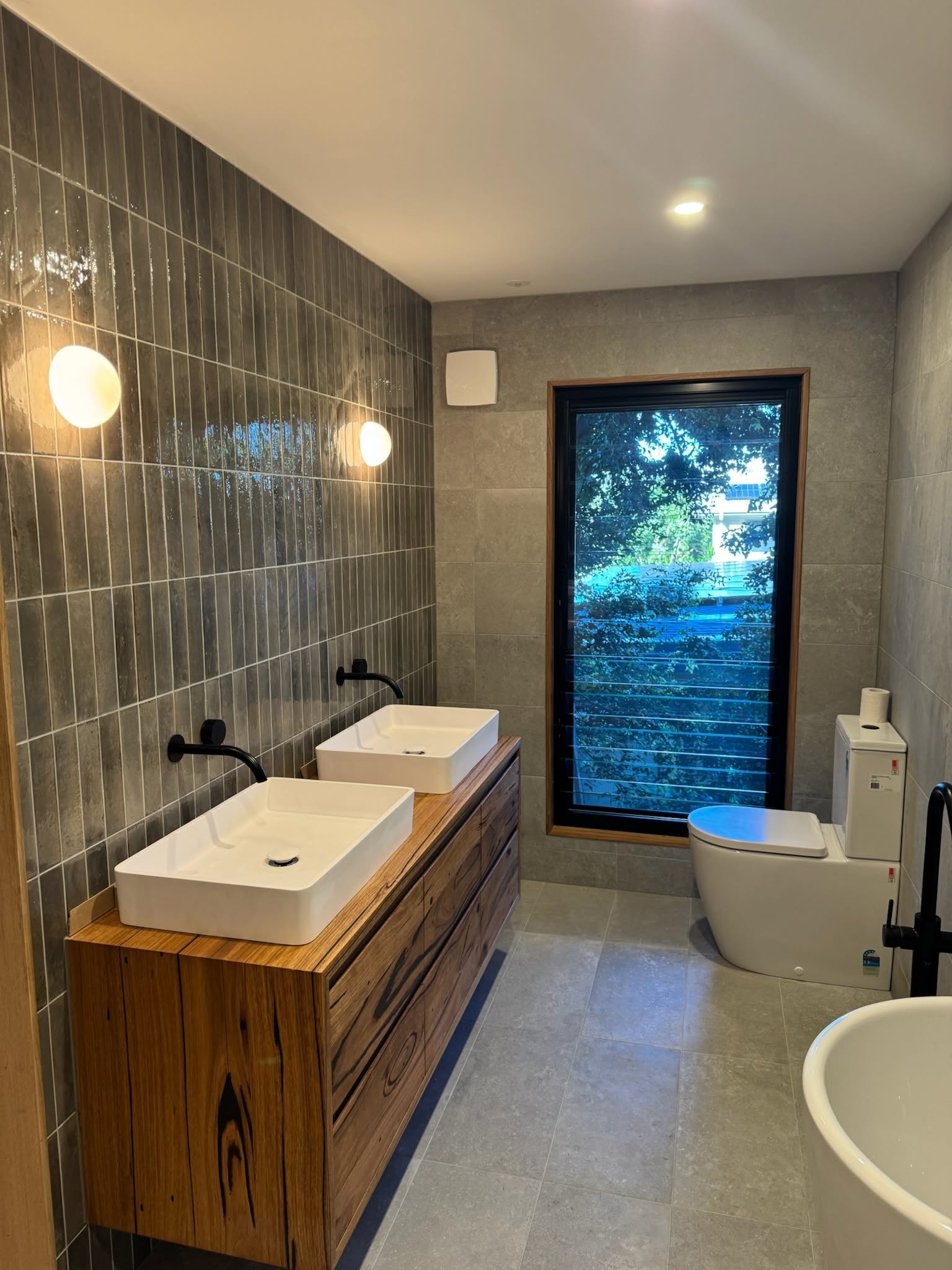 Stunning Ensuite Wet Room 1